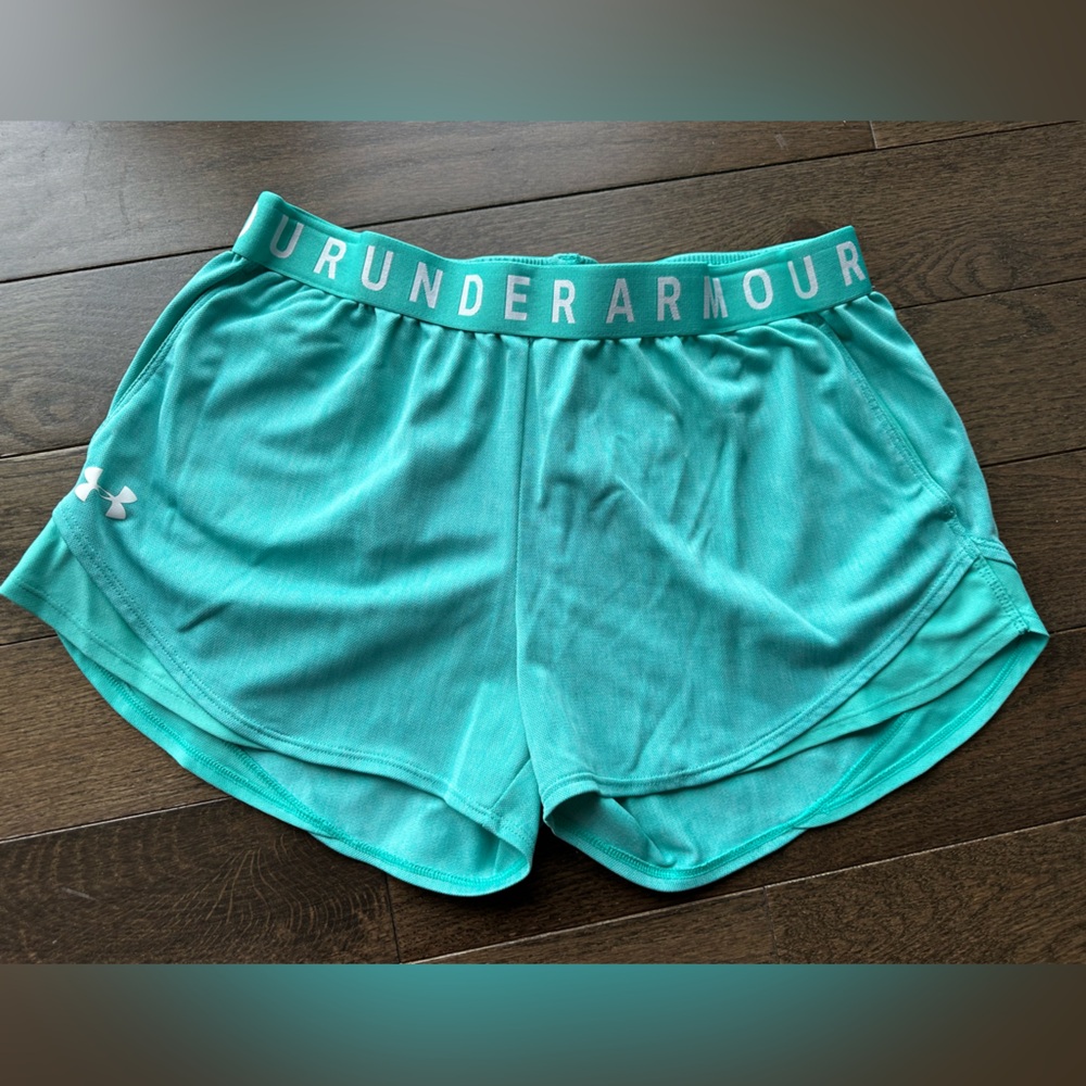 Women's UA Play Up 3.0 Twist Shorts